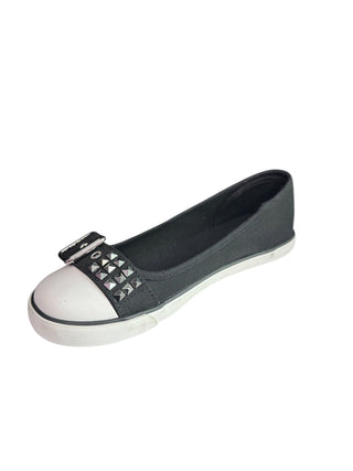 CHLOE STUD - BLACK/SILVER - Y R U