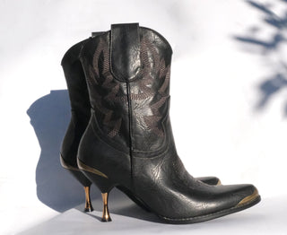 WiLD WEST - BLACK - Y R U