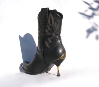 WiLD WEST - BLACK - Y R U