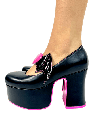 DEELITE DRACULAURA - BLACK/HOT PINK - Y R U