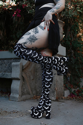 LABYRINTH BAT - BLACK/WHITE - Y R U